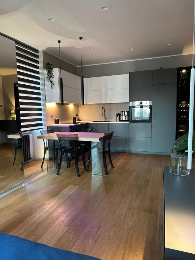 Lr Deluxe Apartments - Fondazione Prada - Metro M3 Милан Экстерьер фото